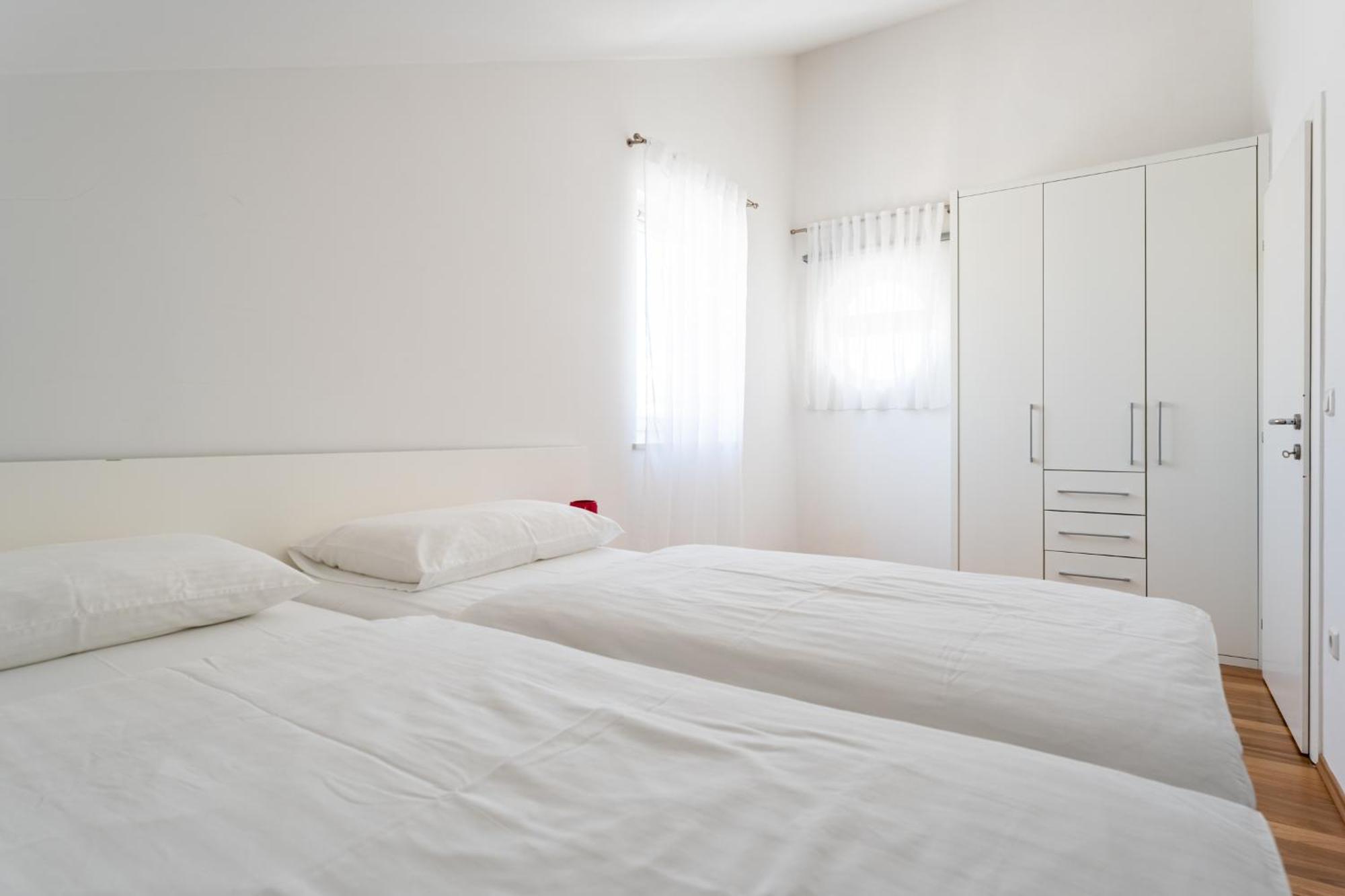 Apartments Barbati Novalja Exterior photo